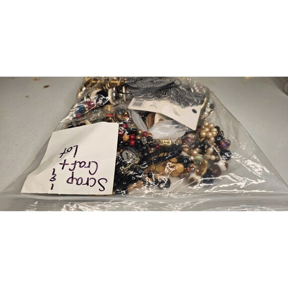 5.5+ lbs Huge Lot Costume Jewelry VTG Now Junk Art Craft & Wear Resell Mix In - Picture 6 of 8